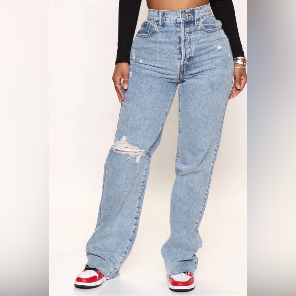 90's Ripped Straight Leg Jeans - Medium Wash